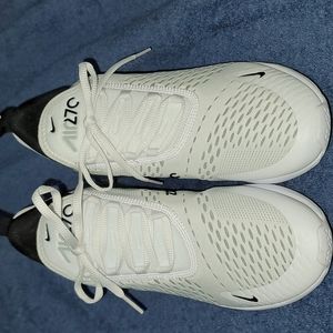 Nike 270